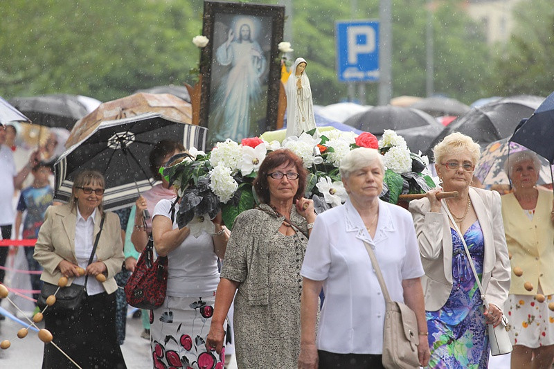 Procesja Bożego Ciała w parafii pw. św. Kazimierza w Policach