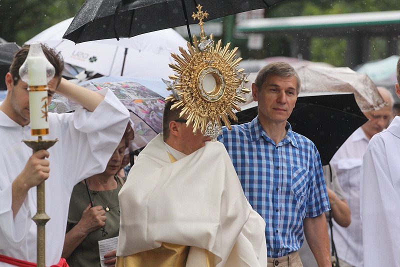 Procesja Bożego Ciała w parafii pw. św. Kazimierza w Policach
