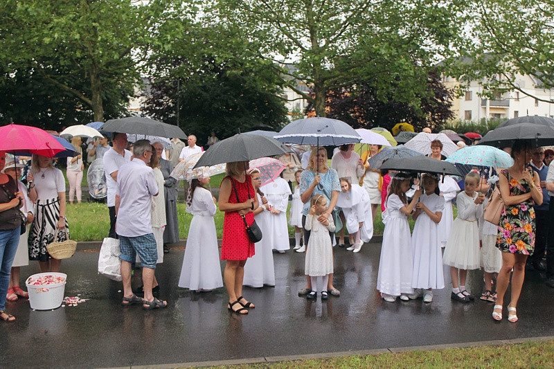 Procesja Bożego Ciała w parafii pw. św. Kazimierza w Policach