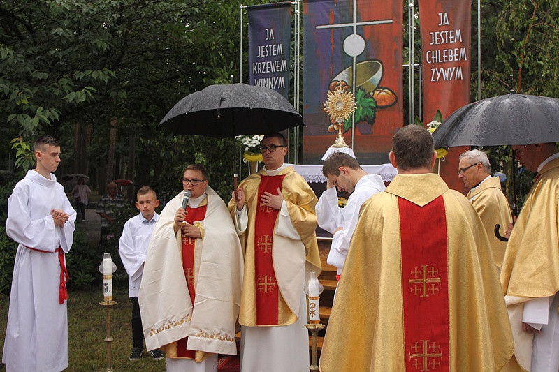 Procesja Bożego Ciała w parafii pw. św. Kazimierza w Policach