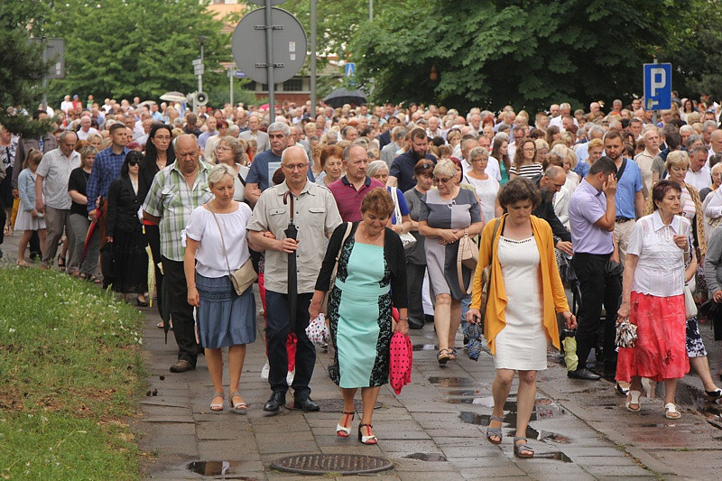 Procesja Bożego Ciała w parafii pw. św. Kazimierza w Policach