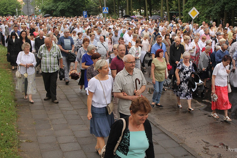 Procesja Bożego Ciała w parafii pw. św. Kazimierza w Policach