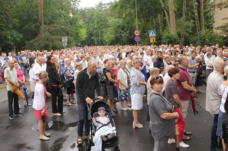 Procesja Bożego Ciała w parafii pw. św. Kazimierza w Policach