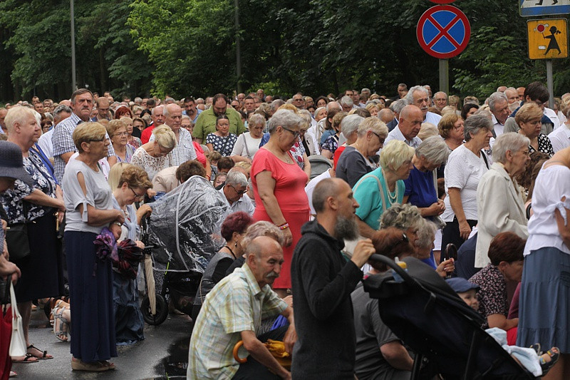 Procesja Bożego Ciała w parafii pw. św. Kazimierza w Policach
