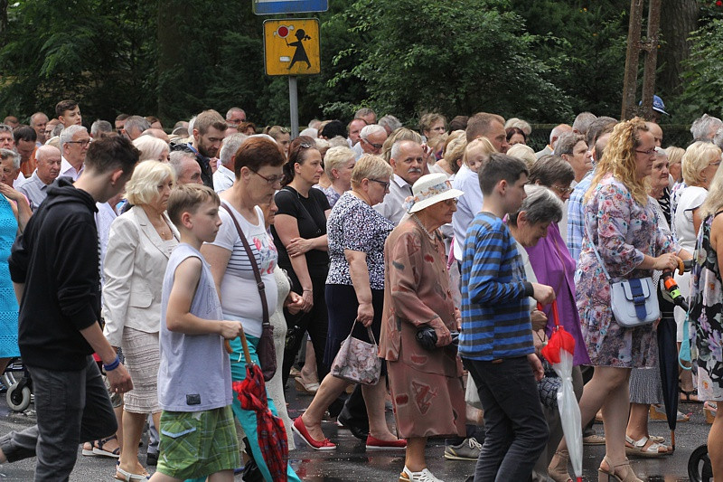 Procesja Bożego Ciała w parafii pw. św. Kazimierza w Policach