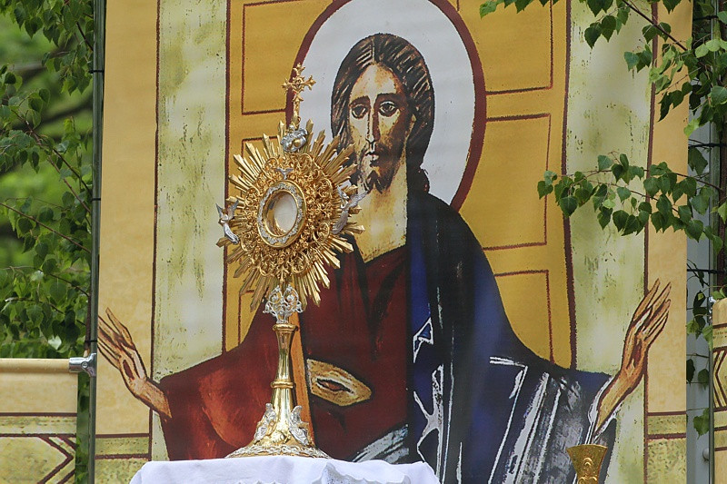 Procesja Bożego Ciała w parafii pw. św. Kazimierza w Policach