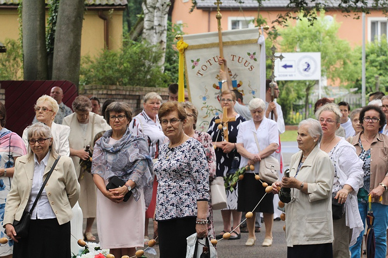 Procesja Bożego Ciała w parafii pw. św. Kazimierza w Policach