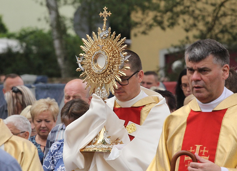 Procesja Bożego Ciała w parafii pw. św. Kazimierza w Policach