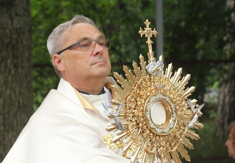 Procesja Bożego Ciała w parafii pw. św. Kazimierza w Policach