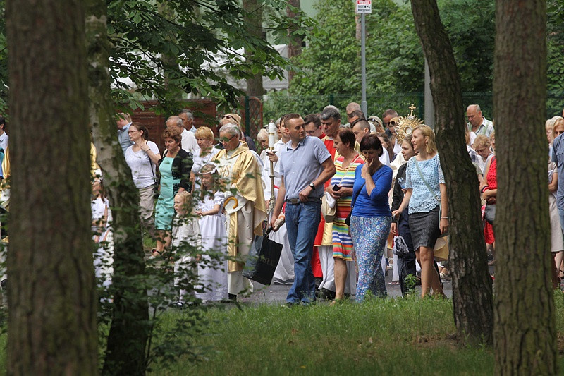 Procesja Bożego Ciała w parafii pw. św. Kazimierza w Policach