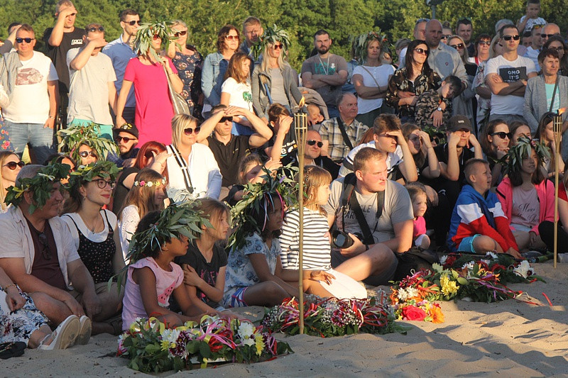 Wianki, tańce, fireshow – Noc Świętojańska w Trzebieży
