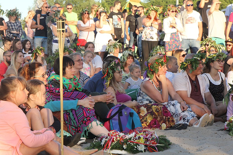 Wianki, tańce, fireshow – Noc Świętojańska w Trzebieży