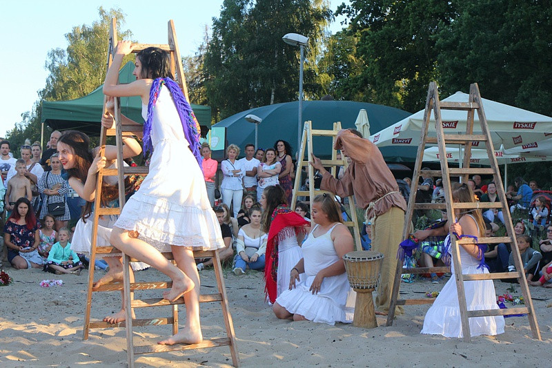 Wianki, tańce, fireshow – Noc Świętojańska w Trzebieży