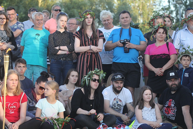 Wianki, tańce, fireshow – Noc Świętojańska w Trzebieży