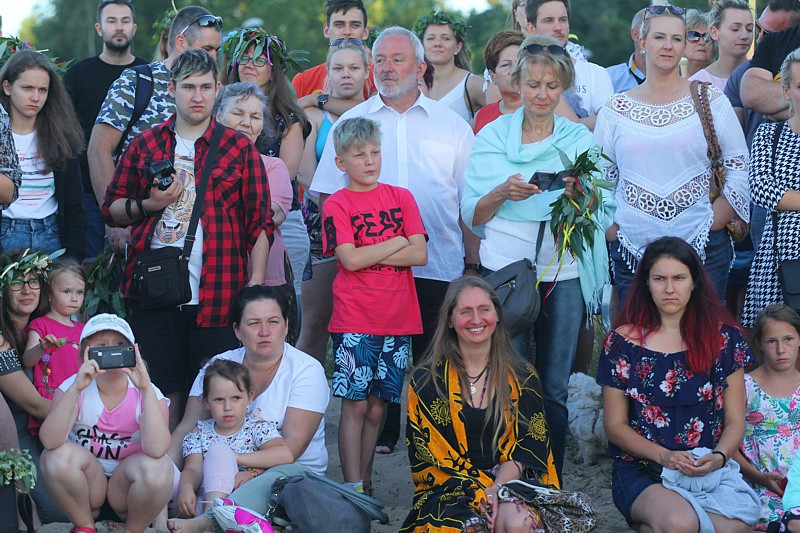 Wianki, tańce, fireshow – Noc Świętojańska w Trzebieży