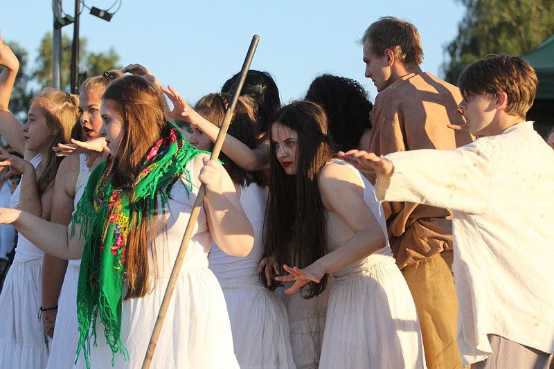 Wianki, tańce, fireshow – Noc Świętojańska w Trzebieży