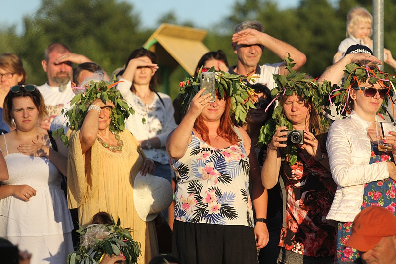 Wianki, tańce, fireshow – Noc Świętojańska w Trzebieży