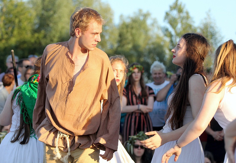 Wianki, tańce, fireshow – Noc Świętojańska w Trzebieży