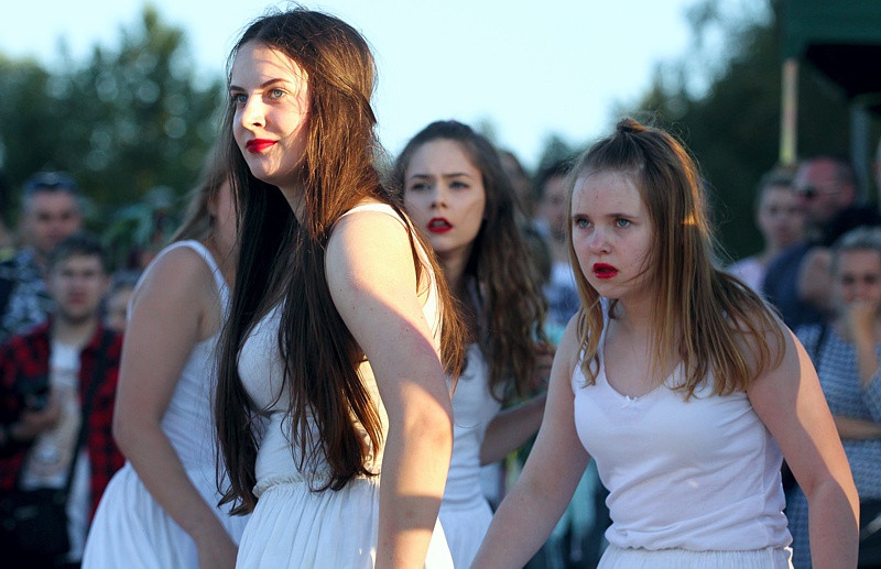 Wianki, tańce, fireshow – Noc Świętojańska w Trzebieży
