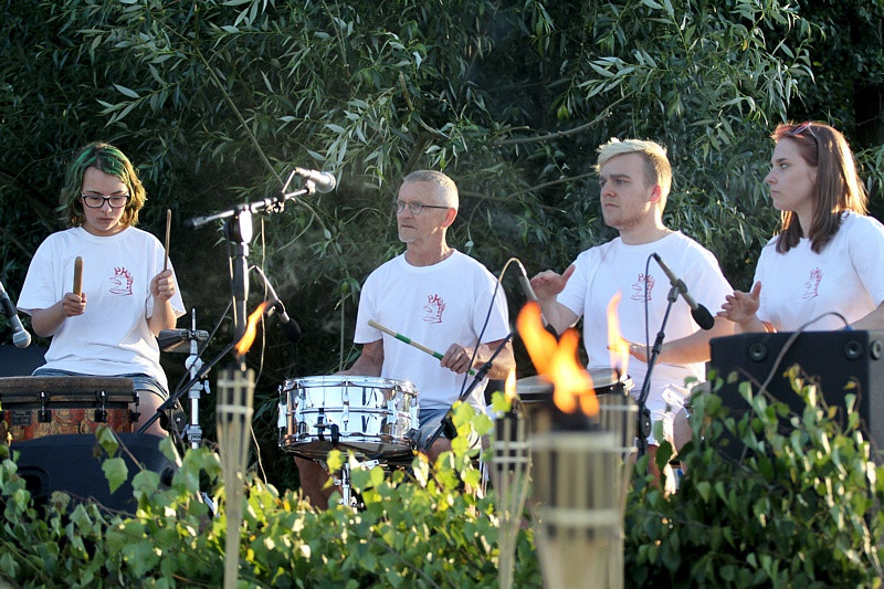 Wianki, tańce, fireshow – Noc Świętojańska w Trzebieży