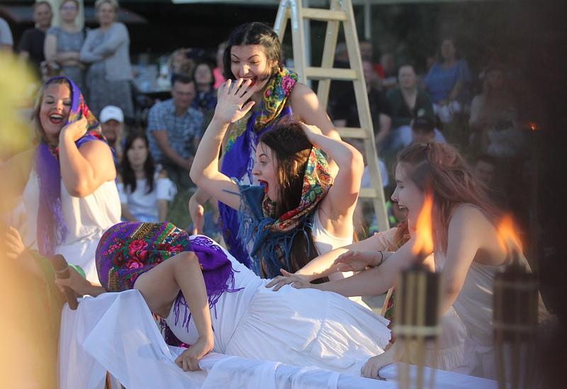 Wianki, tańce, fireshow – Noc Świętojańska w Trzebieży