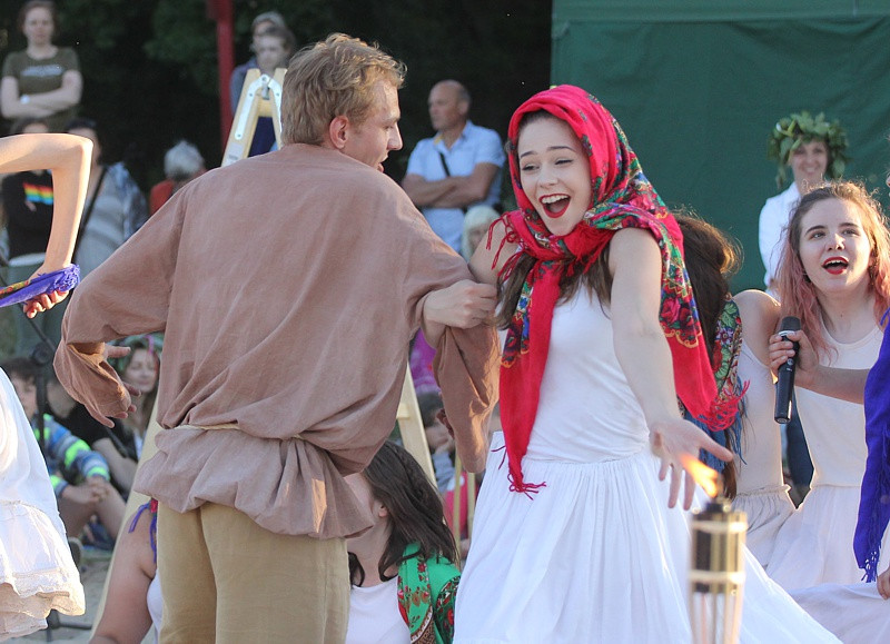 Wianki, tańce, fireshow – Noc Świętojańska w Trzebieży