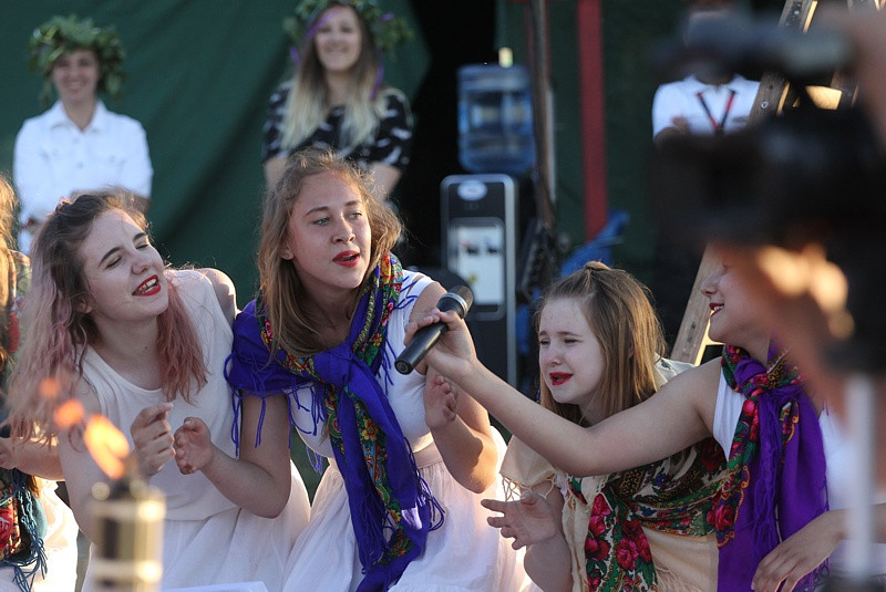 Wianki, tańce, fireshow – Noc Świętojańska w Trzebieży