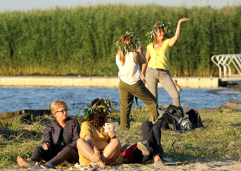 Wianki, tańce, fireshow – Noc Świętojańska w Trzebieży