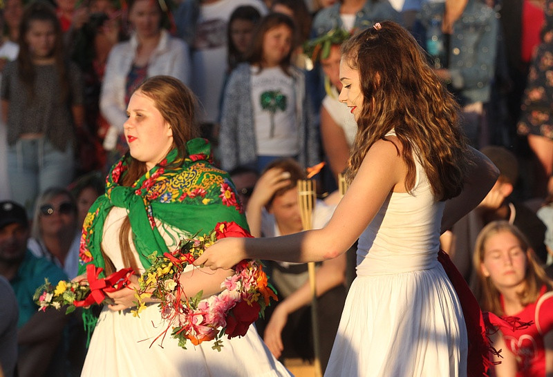 Wianki, tańce, fireshow – Noc Świętojańska w Trzebieży