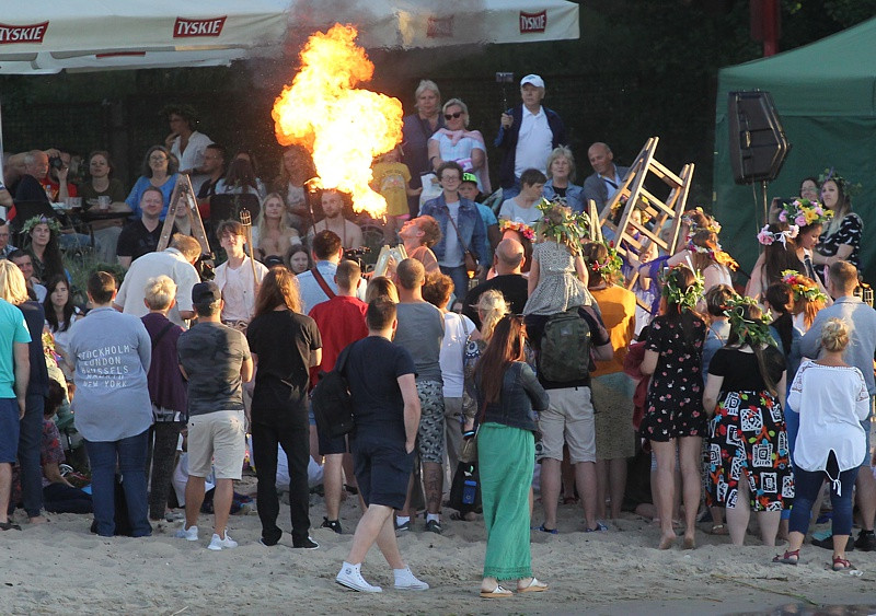 Wianki, tańce, fireshow – Noc Świętojańska w Trzebieży