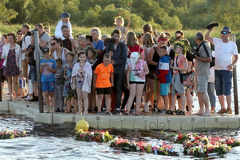 Wianki, tańce, fireshow – Noc Świętojańska w Trzebieży