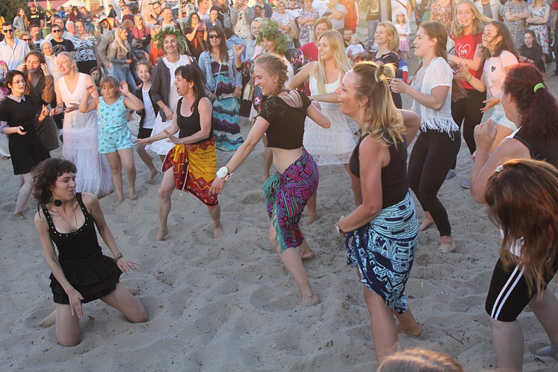 Wianki, tańce, fireshow – Noc Świętojańska w Trzebieży