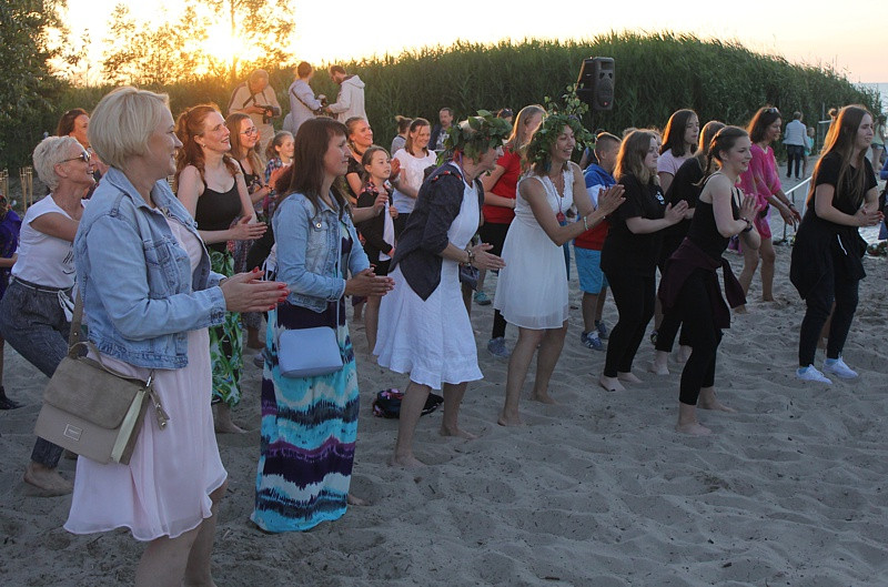 Wianki, tańce, fireshow – Noc Świętojańska w Trzebieży