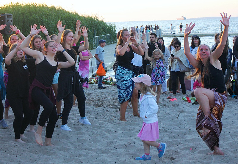 Wianki, tańce, fireshow – Noc Świętojańska w Trzebieży