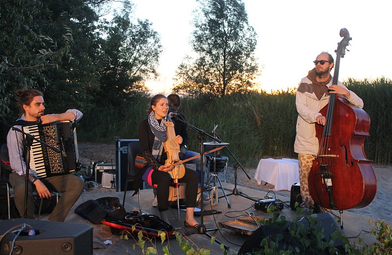 Wianki, tańce, fireshow – Noc Świętojańska w Trzebieży