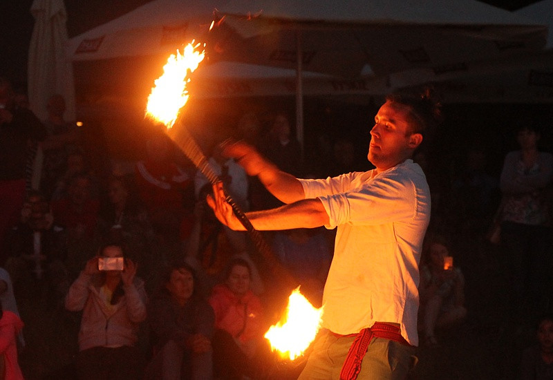 Wianki, tańce, fireshow – Noc Świętojańska w Trzebieży