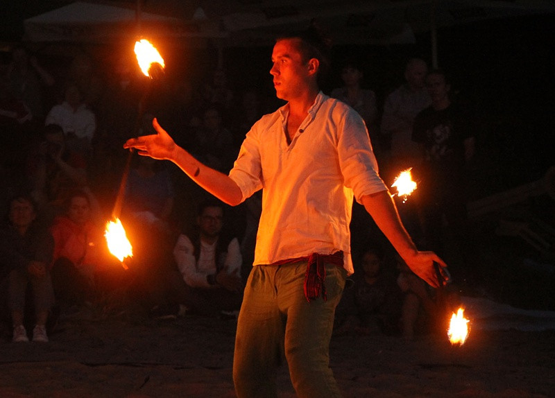 Wianki, tańce, fireshow – Noc Świętojańska w Trzebieży