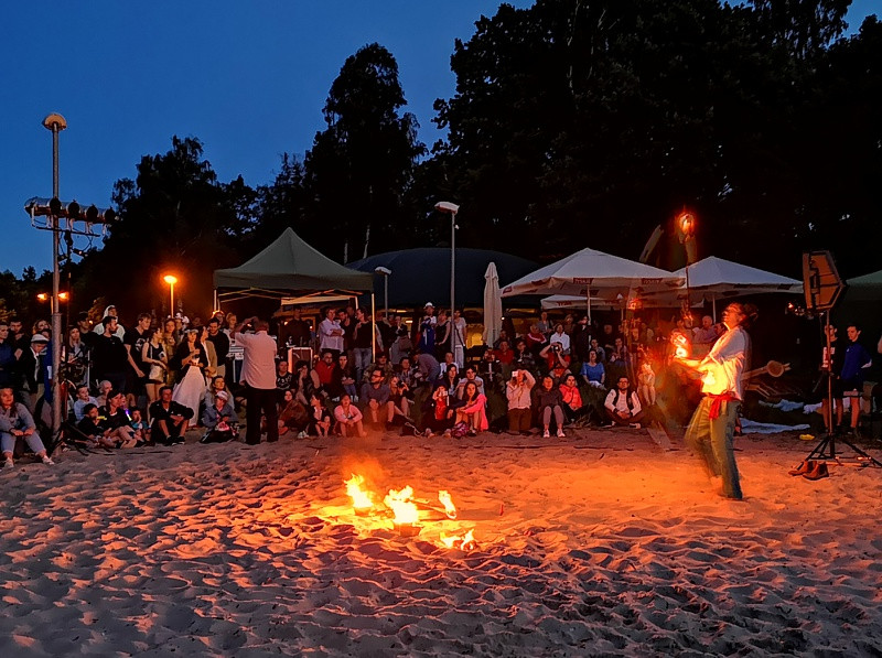 Wianki, tańce, fireshow – Noc Świętojańska w Trzebieży
