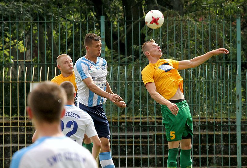 Świt Skolwin lepszy w derbach