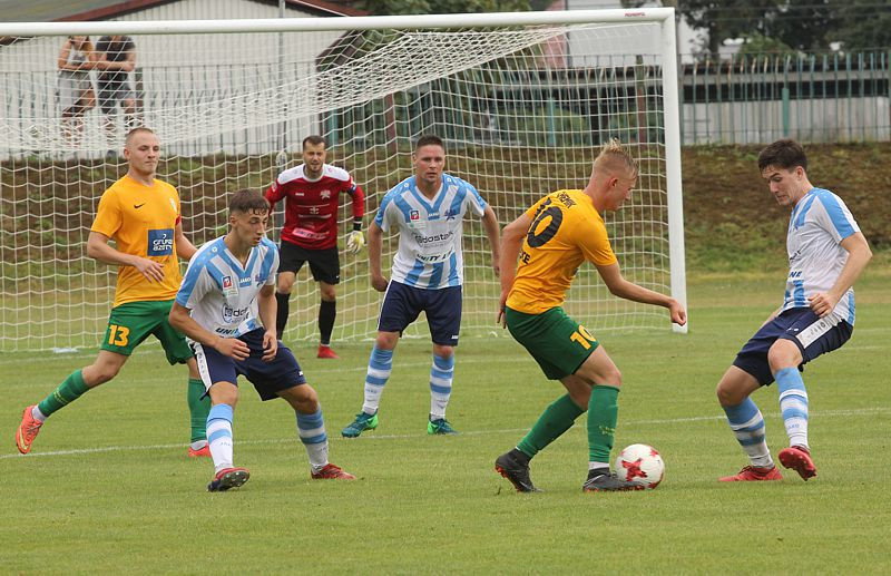 Świt Skolwin lepszy w derbach