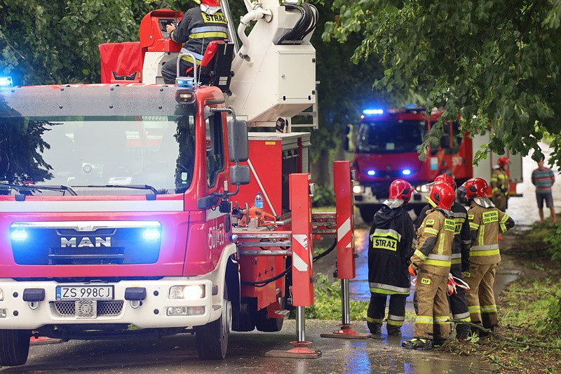 Trwa usuwanie skutków burzy [foto]