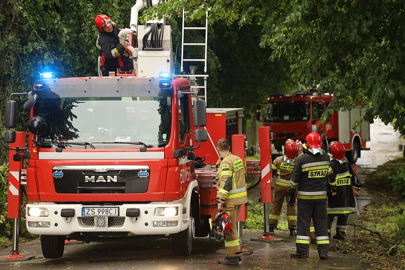 Trwa usuwanie skutków burzy [foto]