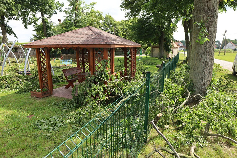 Krajobraz po burzy w Przęsocinie [foto]