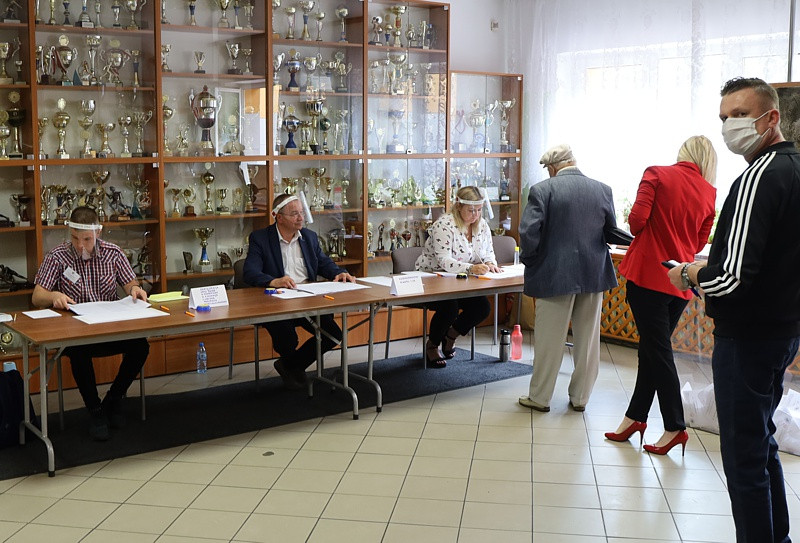 WYBORY. Policzanie wybierają prezydenta [foto]