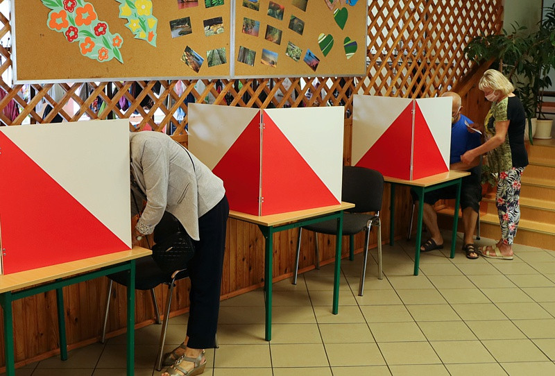 WYBORY. Policzanie wybierają prezydenta [foto]