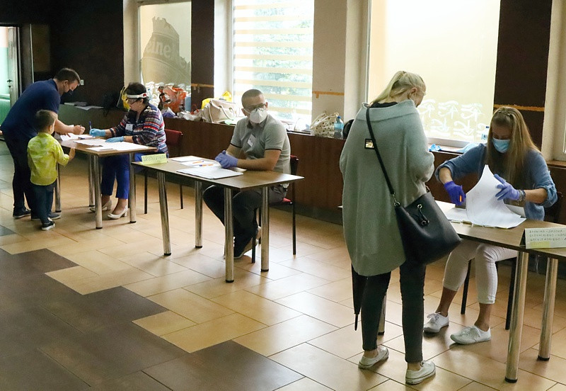 WYBORY. Policzanie wybierają prezydenta [foto]