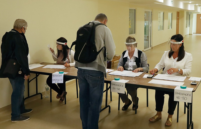 WYBORY. Policzanie wybierają prezydenta [foto]