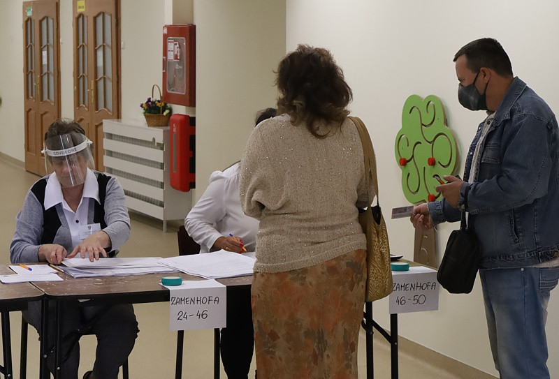 WYBORY. Policzanie wybierają prezydenta [foto]