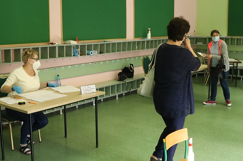 WYBORY. Policzanie wybierają prezydenta [foto]