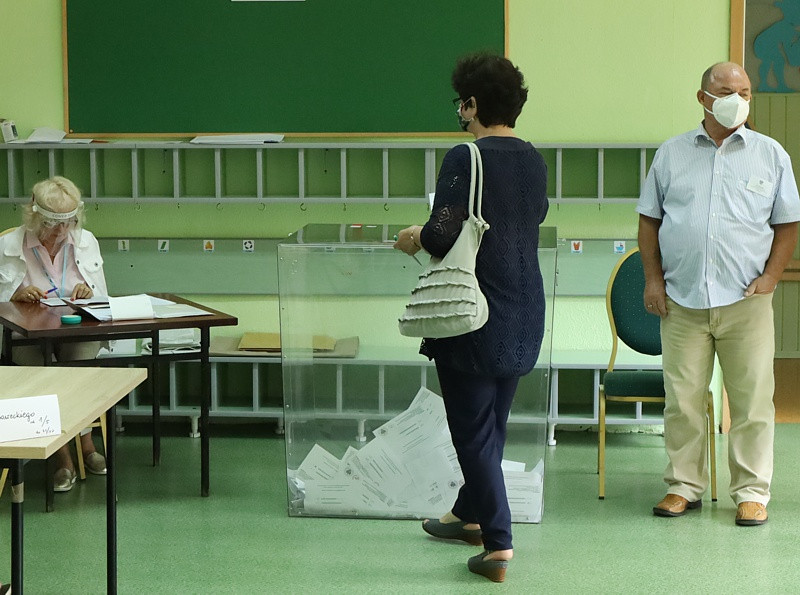 WYBORY. Policzanie wybierają prezydenta [foto]